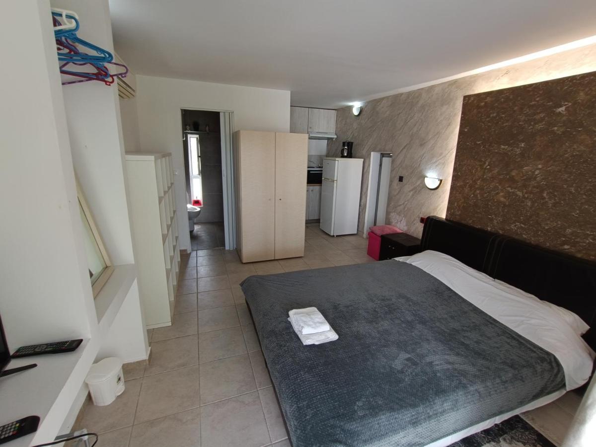 Azalea Garden Apartment With Mountain View Κρεμαστή Εξωτερικό φωτογραφία