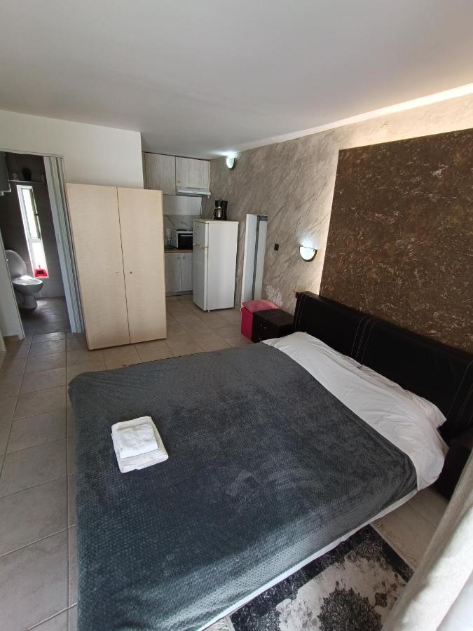 Azalea Garden Apartment With Mountain View Κρεμαστή Εξωτερικό φωτογραφία