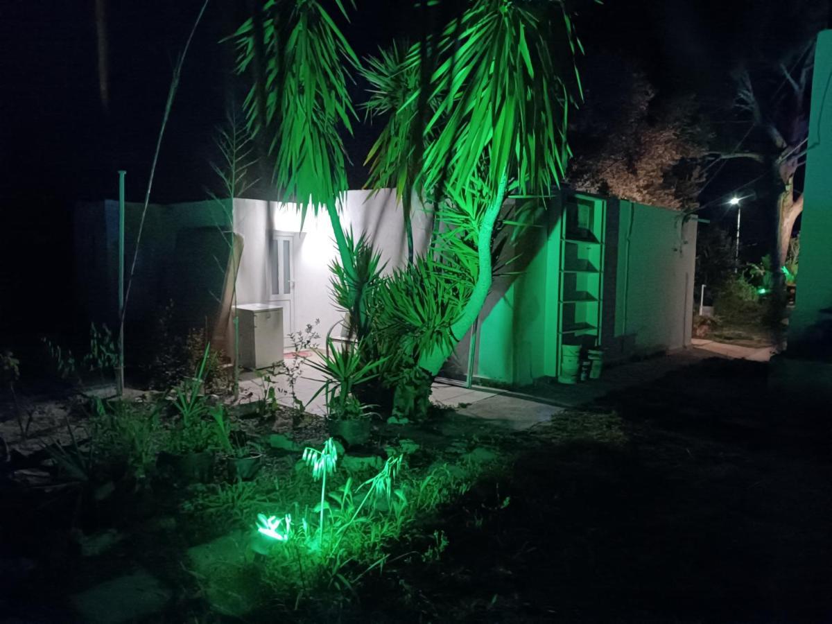 Azalea Garden Apartment With Mountain View Κρεμαστή Εξωτερικό φωτογραφία